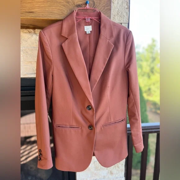 ˢᵀᵁᴺᴺᴵᴺᴳ Blazer by • a new day • Size 10 - Picture 1 of 4